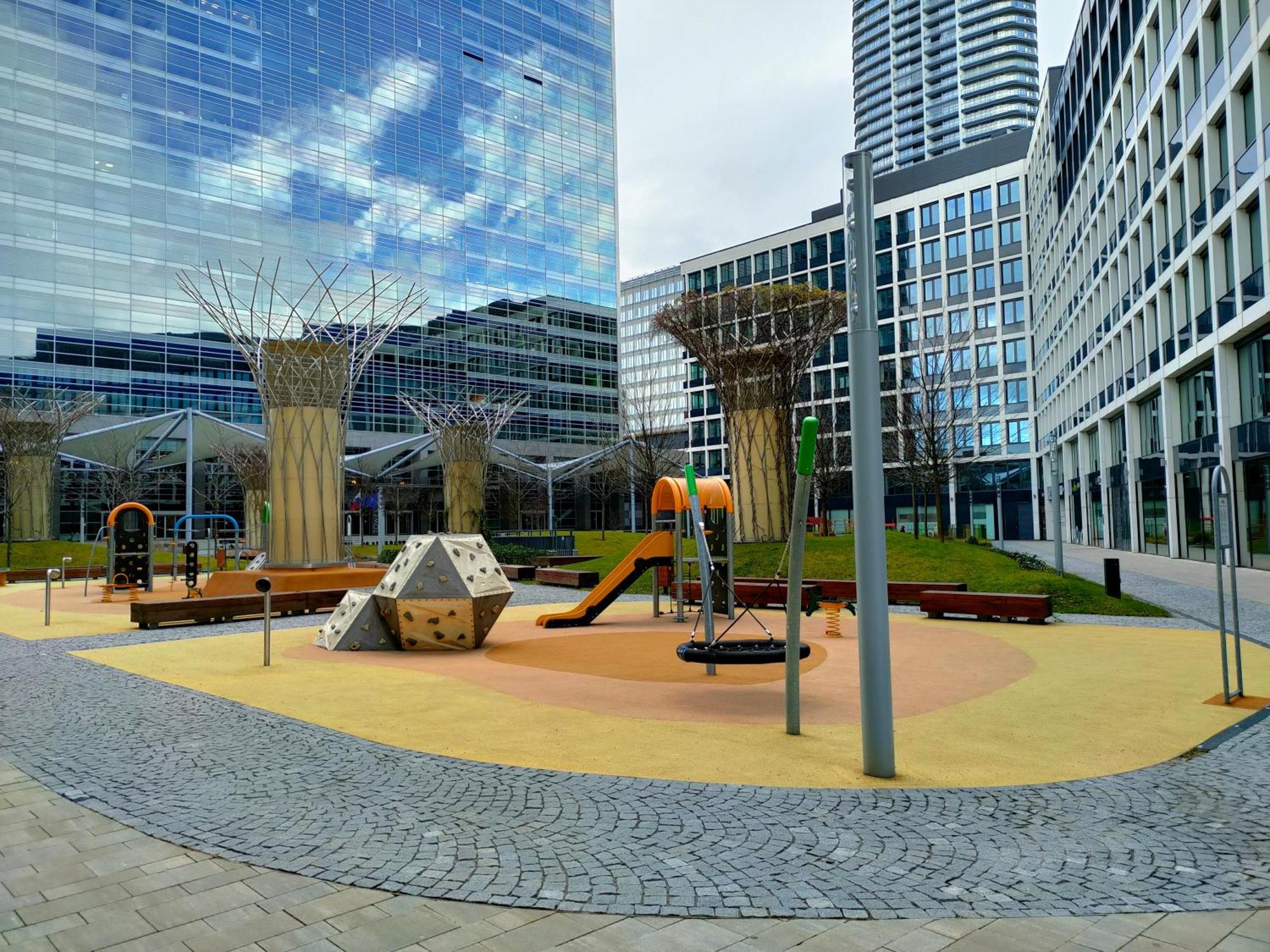 Апартаменти Sag Romantic 22 Floor Panorama Free Parking Free Wifi Братислава