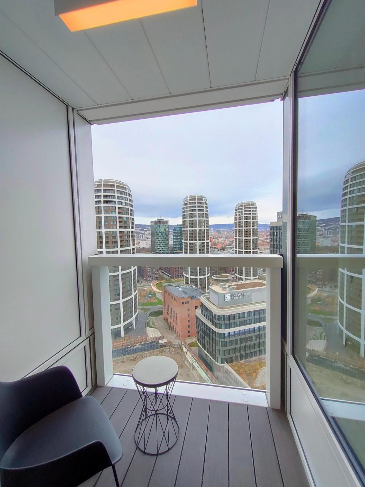 Апартаменти Sag Romantic 22 Floor Panorama Free Parking Free Wifi
